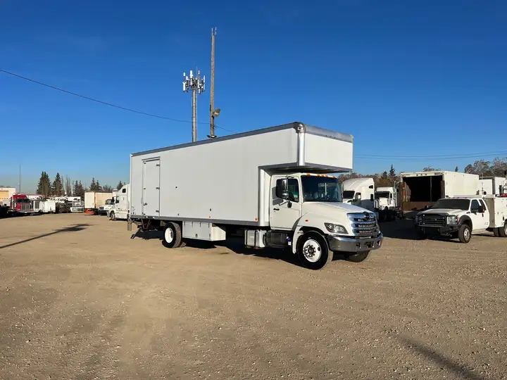 2019 Hino 338D