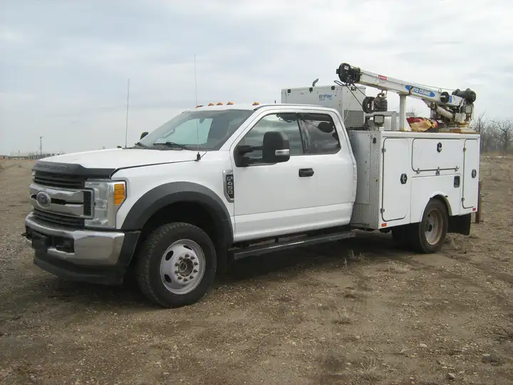 2017 Ford F-450 XLT 4X4, V10 Gas, Fully Loaded